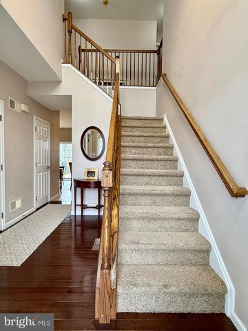 1813 SILVERLEAF LN, Palmyra, PA 17078