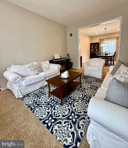 1813 SILVERLEAF LN, Palmyra, PA 17078