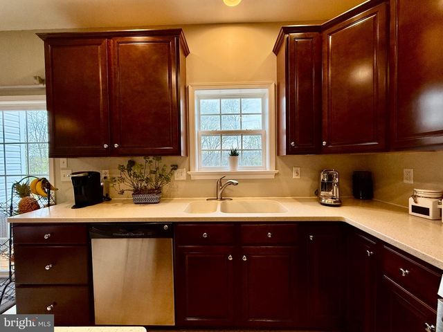 1813 SILVERLEAF LN, Palmyra, PA 17078