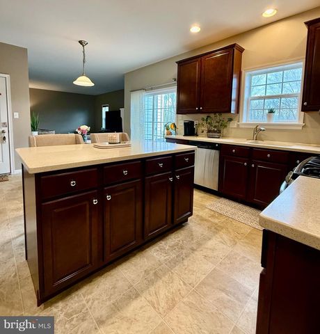 1813 SILVERLEAF LN, Palmyra, PA 17078