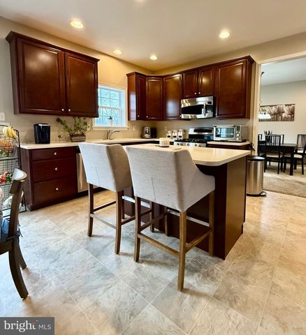 1813 SILVERLEAF LN, Palmyra, PA 17078