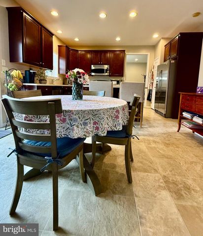 1813 SILVERLEAF LN, Palmyra, PA 17078