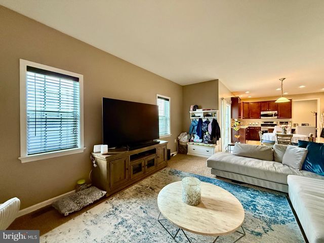 1813 SILVERLEAF LN, Palmyra, PA 17078