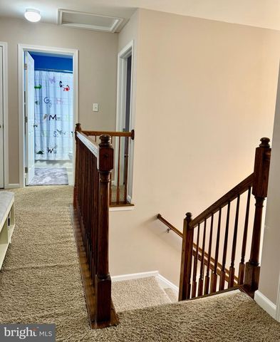 1813 SILVERLEAF LN, Palmyra, PA 17078