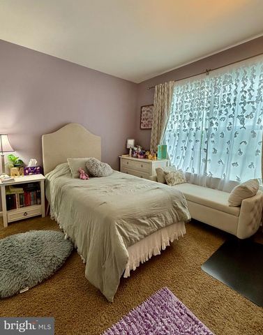 1813 SILVERLEAF LN, Palmyra, PA 17078
