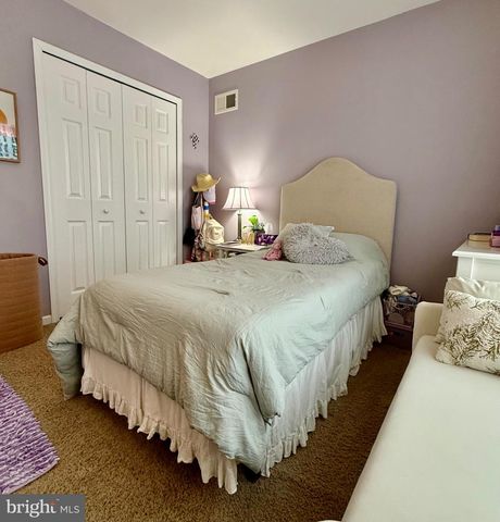 1813 SILVERLEAF LN, Palmyra, PA 17078