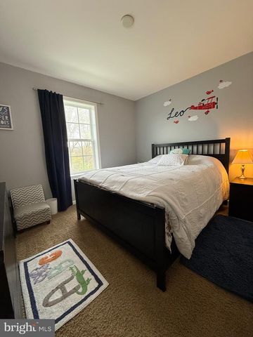 1813 SILVERLEAF LN, Palmyra, PA 17078