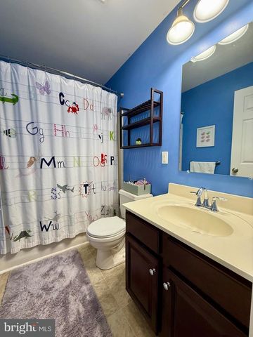 1813 SILVERLEAF LN, Palmyra, PA 17078