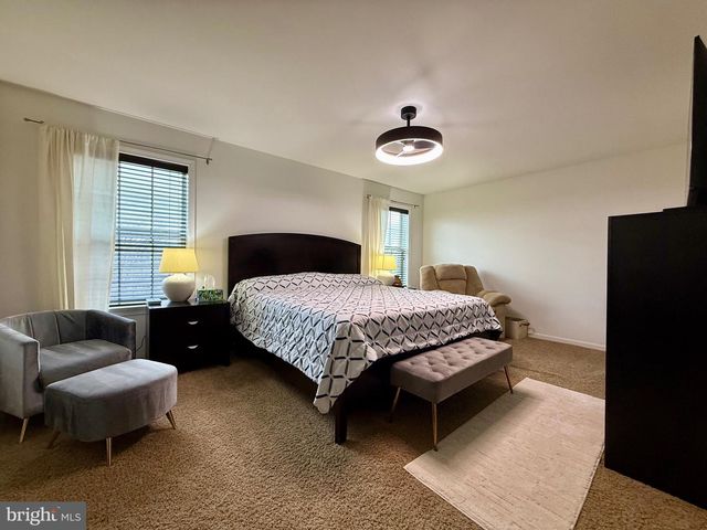 1813 SILVERLEAF LN, Palmyra, PA 17078