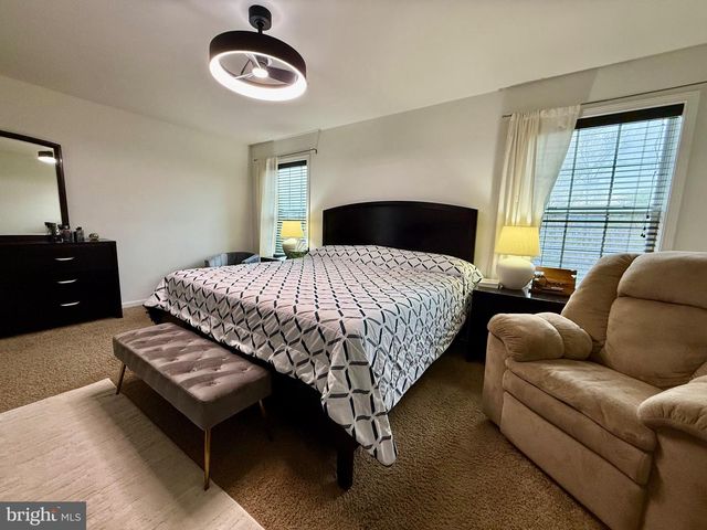 1813 SILVERLEAF LN, Palmyra, PA 17078