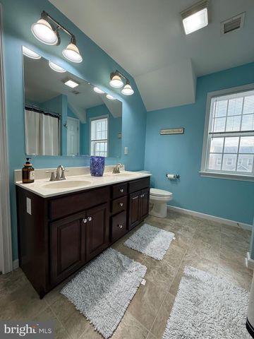 1813 SILVERLEAF LN, Palmyra, PA 17078