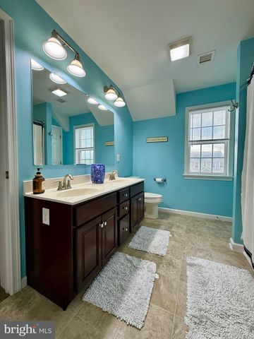 1813 SILVERLEAF LN, Palmyra, PA 17078