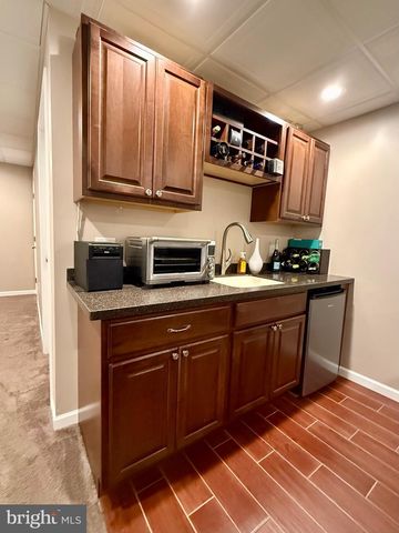 1813 SILVERLEAF LN, Palmyra, PA 17078