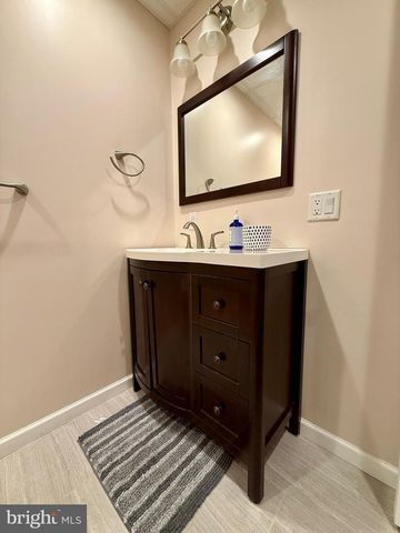 1813 SILVERLEAF LN, Palmyra, PA 17078