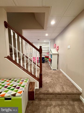 1813 SILVERLEAF LN, Palmyra, PA 17078