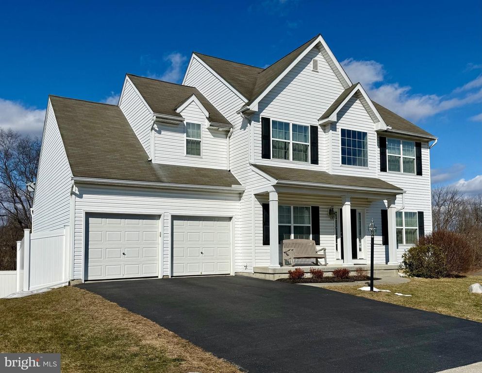1813 SILVERLEAF LN, Palmyra, PA 17078