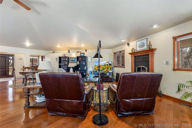 449 Private Road 065 Road, Eucha, OK 74342