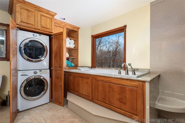 449 Private Road 065 Road, Eucha, OK 74342