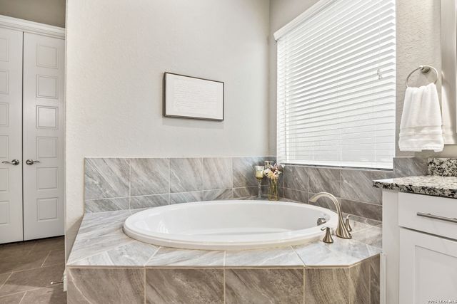 25911 Comanche Creek, San Antonio, TX 78261