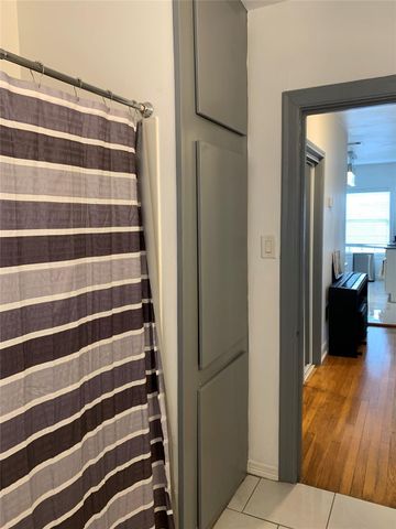 1546 Lombardy Street B, Houston, TX 77023