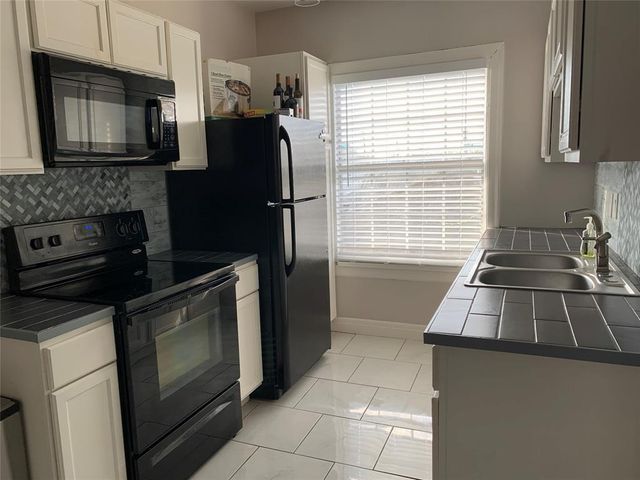 1546 Lombardy Street B, Houston, TX 77023