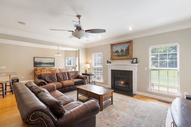2008 Flocking Dr, Spring Hill, TN 37174