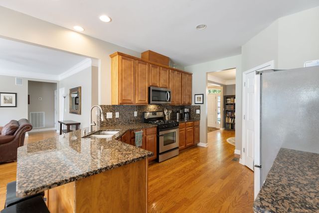 2008 Flocking Dr, Spring Hill, TN 37174