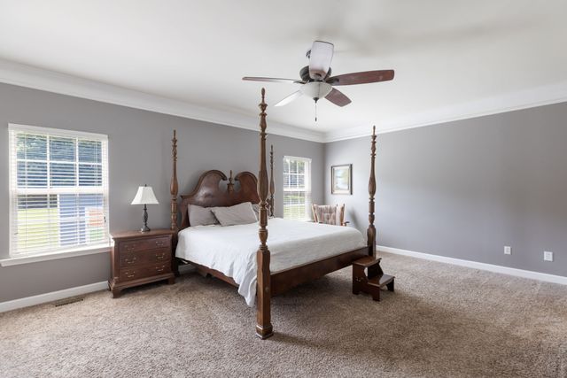 2008 Flocking Dr, Spring Hill, TN 37174