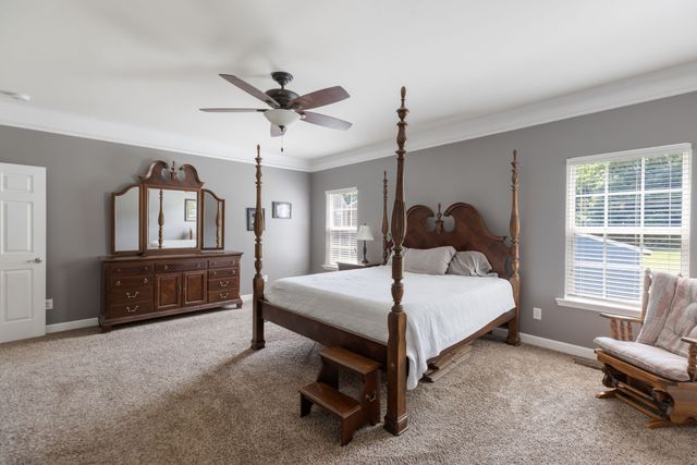 2008 Flocking Dr, Spring Hill, TN 37174