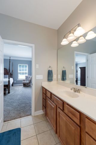2008 Flocking Dr, Spring Hill, TN 37174