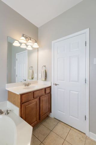 2008 Flocking Dr, Spring Hill, TN 37174