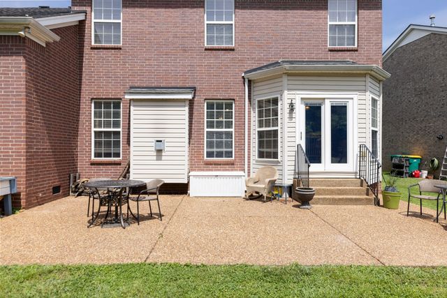 2008 Flocking Dr, Spring Hill, TN 37174