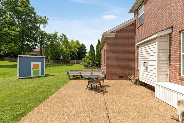 2008 Flocking Dr, Spring Hill, TN 37174