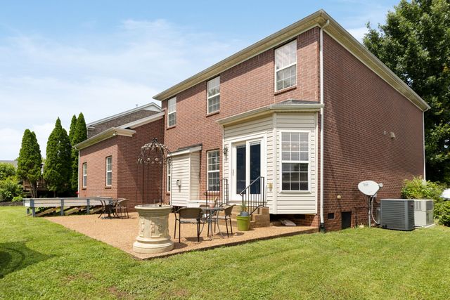 2008 Flocking Dr, Spring Hill, TN 37174