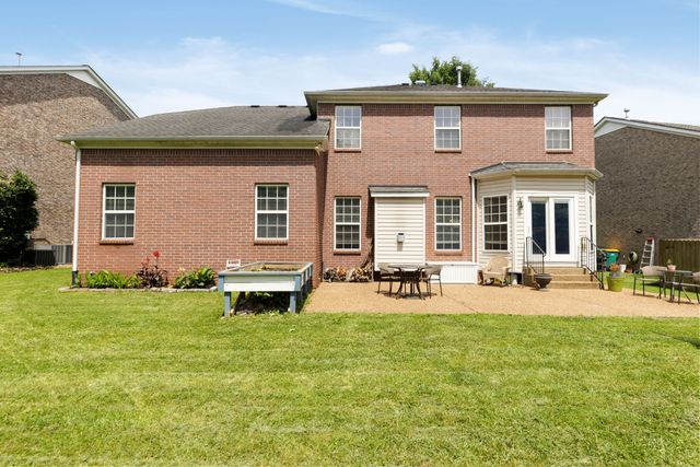 2008 Flocking Dr, Spring Hill, TN 37174