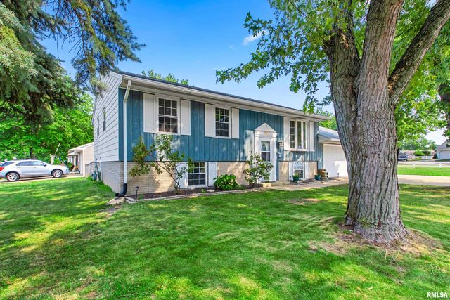 1 DOMINION Court, Pekin, IL 61554