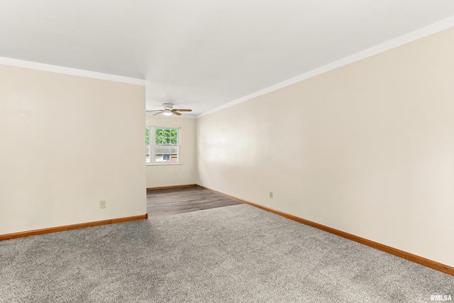 1 DOMINION Court, Pekin, IL 61554