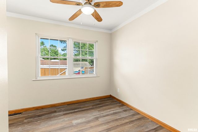 1 DOMINION Court, Pekin, IL 61554