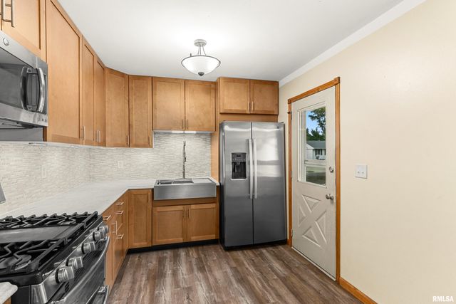 1 DOMINION Court, Pekin, IL 61554