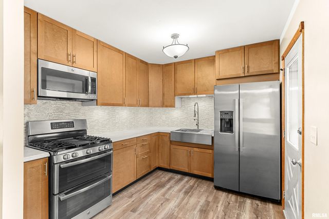 1 DOMINION Court, Pekin, IL 61554