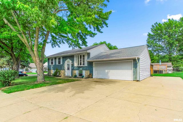 1 DOMINION Court, Pekin, IL 61554