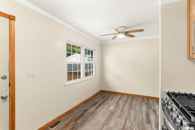 1 DOMINION Court, Pekin, IL 61554