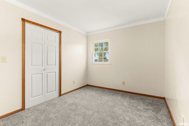 1 DOMINION Court, Pekin, IL 61554