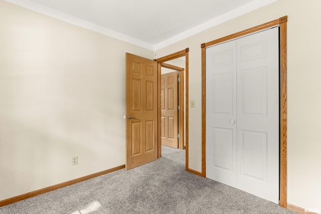 1 DOMINION Court, Pekin, IL 61554