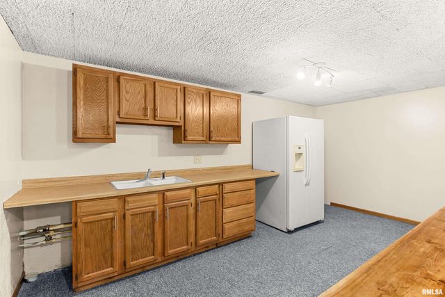 1 DOMINION Court, Pekin, IL 61554