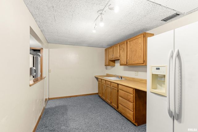 1 DOMINION Court, Pekin, IL 61554
