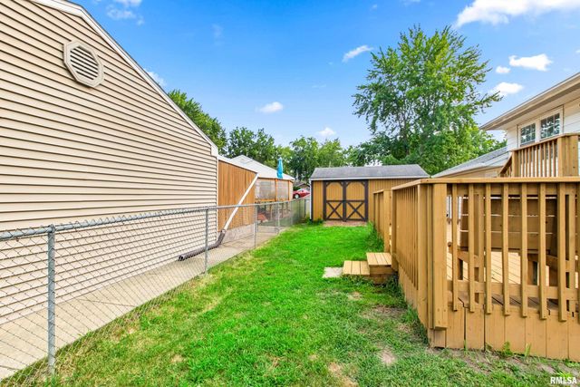 1 DOMINION Court, Pekin, IL 61554