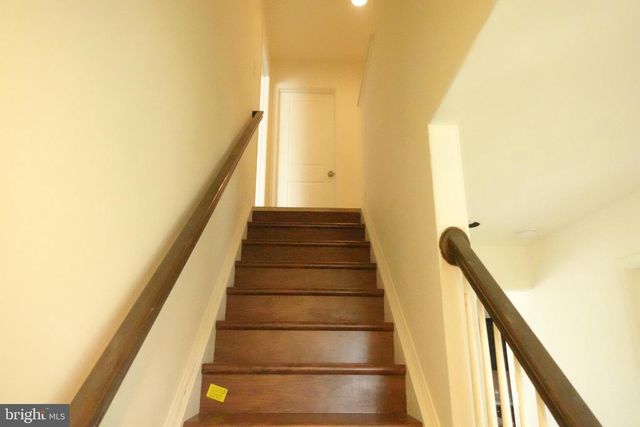 2224 NORTHVIEW LN, Harrisburg, PA 17110