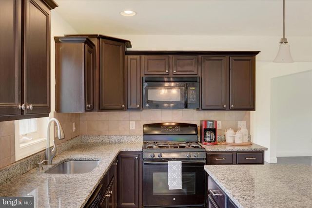 2224 NORTHVIEW LN, Harrisburg, PA 17110