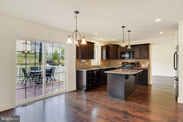2224 NORTHVIEW LN, Harrisburg, PA 17110